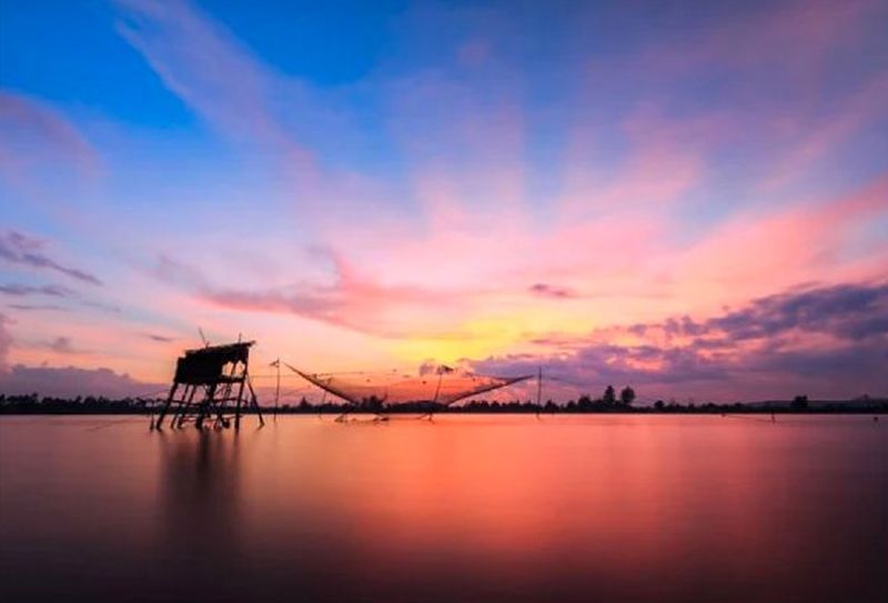 Hoàng hôn trên Đầm Thủy Triều
